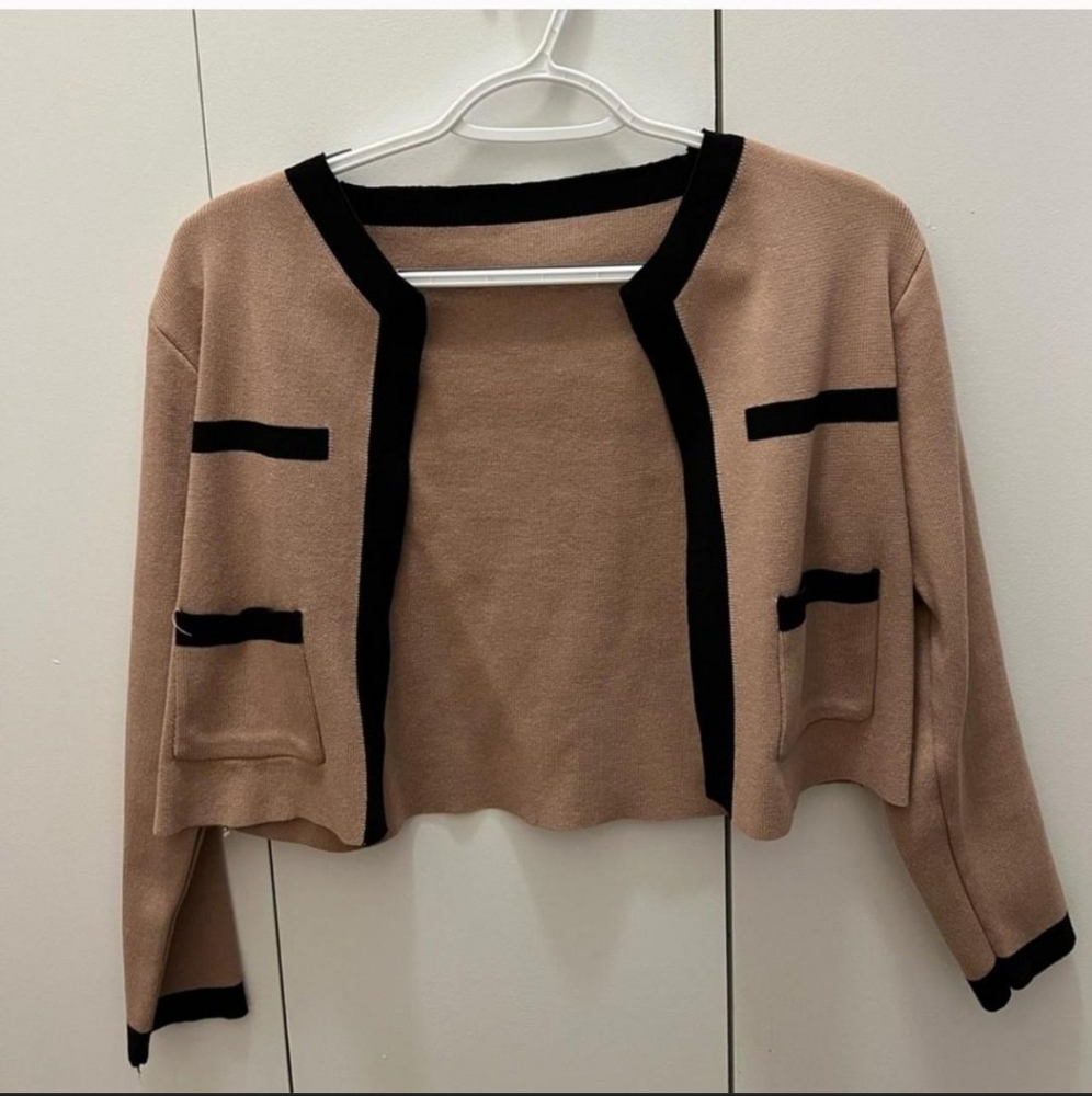 Cropped black and tan cardigan with pockets